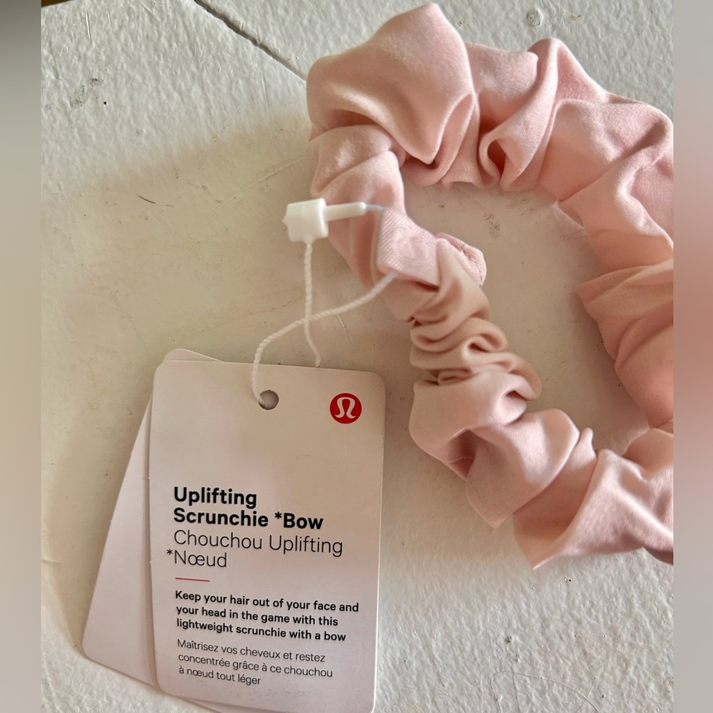 Uplifting Scrunchie *Bow